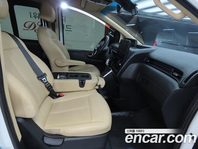 Hyundai Staria Modern, 2022 8