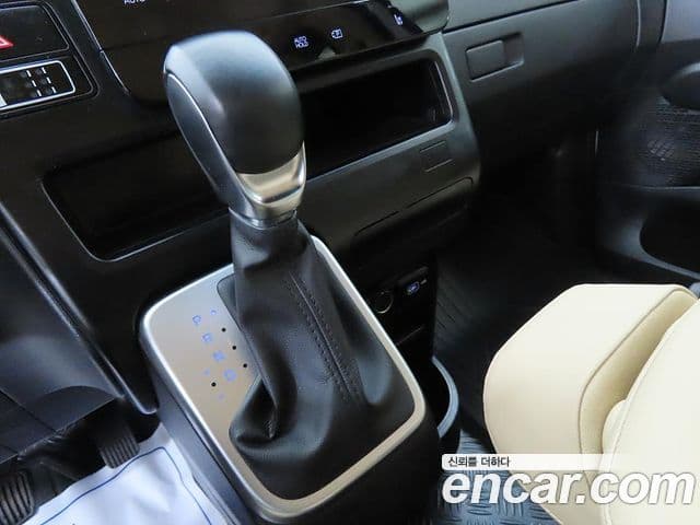 Hyundai Staria Modern, 2022 13