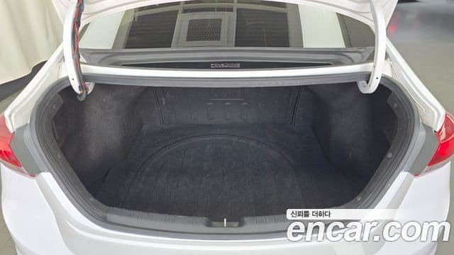 Hyundai Avante AD Style, 2018 20