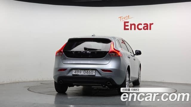 Volvo V40 2세대, 2016 4
