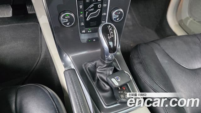 Volvo V40 2세대, 2016 9