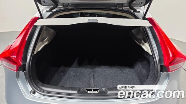 Volvo V40 2세대, 2016 20