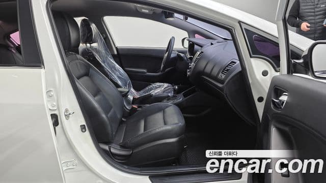 Kia K3 Prestige, 2015 10