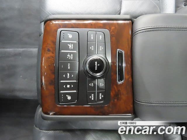 Hyundai Equus(новый кузов / новое поколение) Luxury, 2010 9