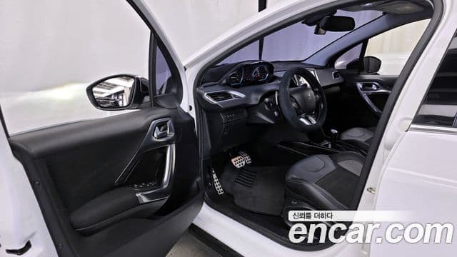 Peugeot 2008 1.6 BlueHDi Felline, 2016 10