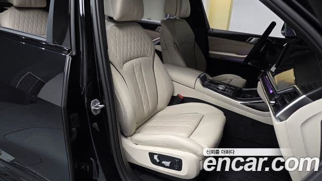 BMW X7 (G07) M60i xDrive M Sport 6인승, 2025 10