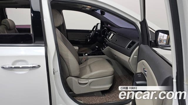 Kia All New Carnival Prestige, 2017 11
