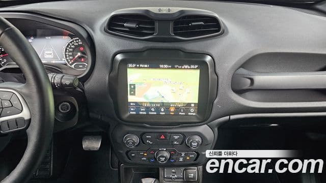 Jeep Renegade 1.3 Limited, 2023 14