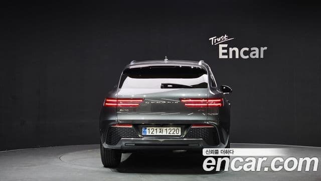 Genesis GV70, 2021 4