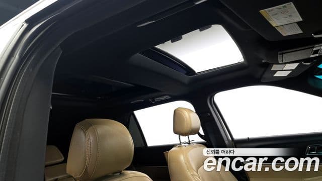 Ford Explorer 5세대, 2017 16