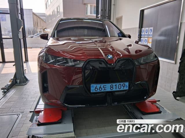 BMW iX xDrive60 M Sport Pro, 2026 1