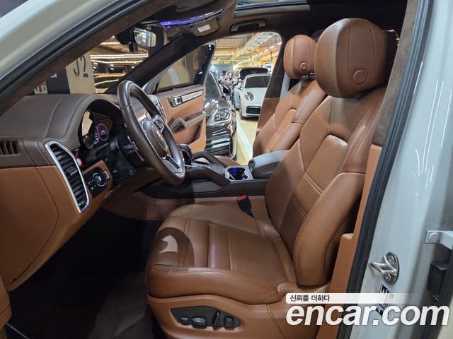 Porsche Cayenne (PO536) 3.0 Platinum Edition, 2023 12