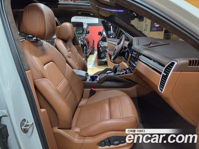 Porsche Cayenne (PO536) 3.0 Platinum Edition, 2023 13