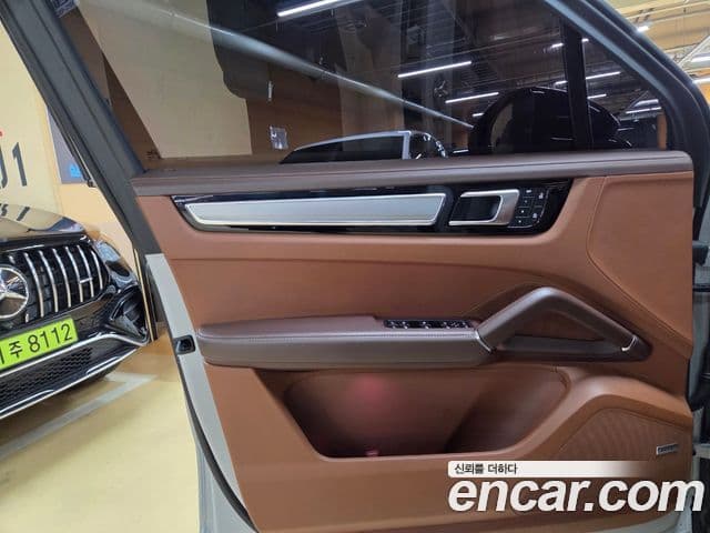 Porsche Cayenne (PO536) 3.0 Platinum Edition, 2023 18