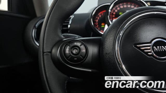 Mini Cooper 클럽맨 2세대, 2020 17