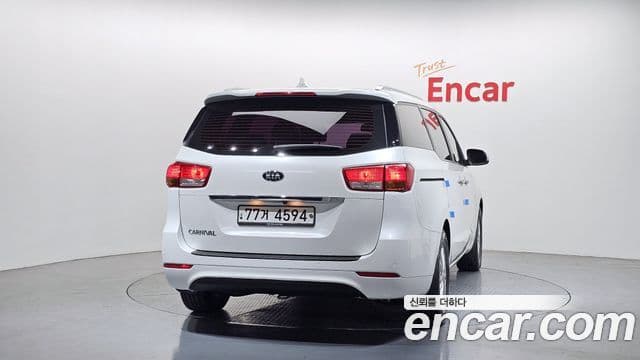 Kia All New Carnival Luxury, 2016 4