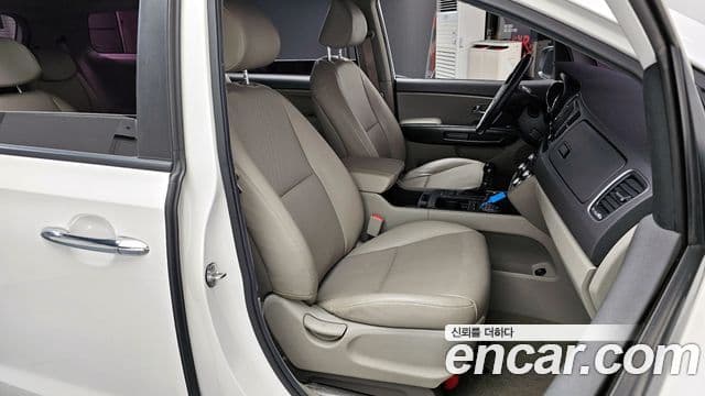 Kia All New Carnival Luxury, 2016 12