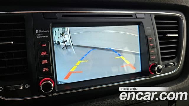 Kia All New Carnival Luxury, 2016 17