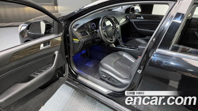 Hyundai LF Sonata Premium, 2015 10