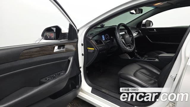 Hyundai LF Sonata 2.0 Smart, 2015 11