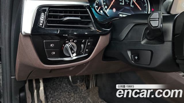 BMW 5시리즈 (G30) 520d M Sport Plus, 2018 18