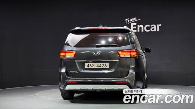 Kia All New Carnival Noblesse, 2016 4