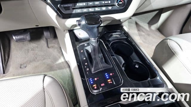 Kia All New Carnival Noblesse, 2016 9