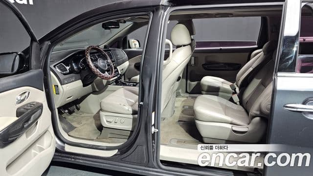 Kia All New Carnival Noblesse, 2016 10