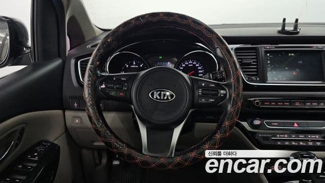 Kia All New Carnival Noblesse, 2016 13