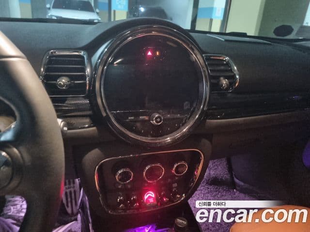 Mini Cooper 클럽맨 2세대, 2024 10