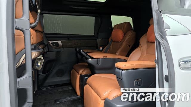 Toyota Alphard 4세대 2.5 HEV Executive AWD, 2025 12