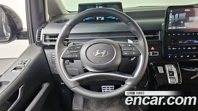 Hyundai Staria Prestige, 2025 13