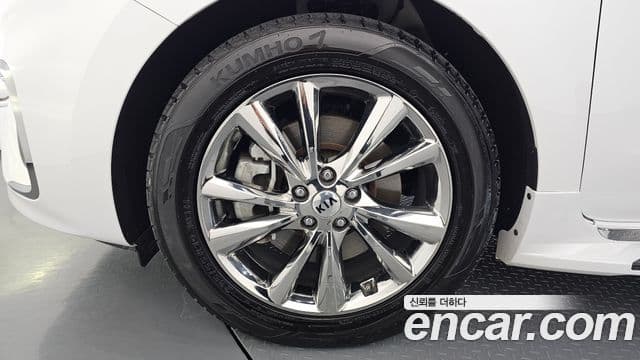 Kia The / новый New Carnival VIP, 2020 все фото