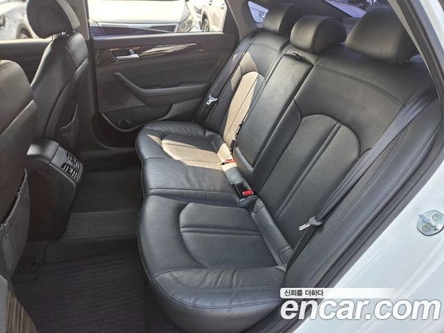 Hyundai LF Sonata LPI Modern(для людей с инвалидностью), 2015 12