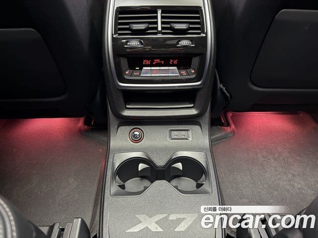 BMW X7 (G07) xDrive 40d M Sport 6인승, 2024 13