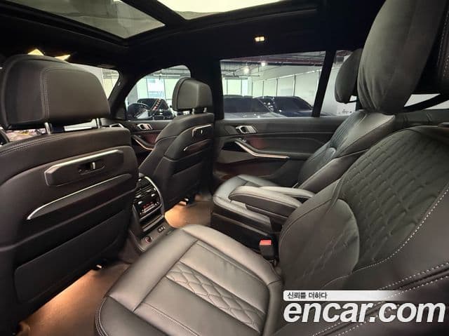 BMW X7 (G07) xDrive 40d M Sport 6인승, 2024 15