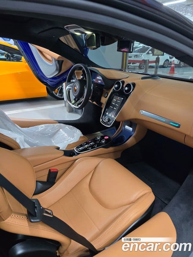 맥라렌 GT, 2023 10