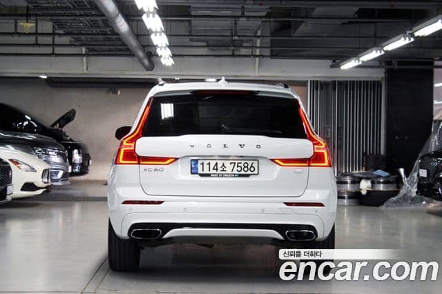 Volvo XC60 2세대 T8 R-Design, 2021 все фото