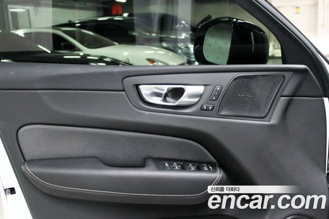 Volvo XC60 2세대 T8 R-Design, 2021 7