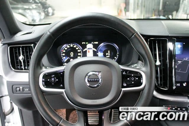 Volvo XC60 2세대 T8 R-Design, 2021 13