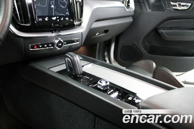 Volvo XC60 2세대 T8 R-Design, 2021 17