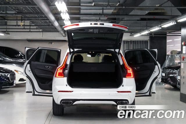 Volvo XC60 2세대 T8 R-Design, 2021 19