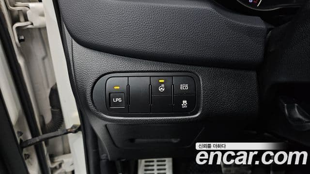 Kia All New Carens Prestige, 2014 18