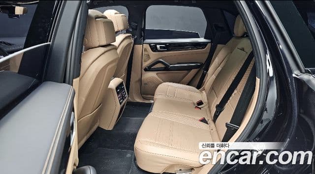 Porsche Cayenne (PO536), 2019 10