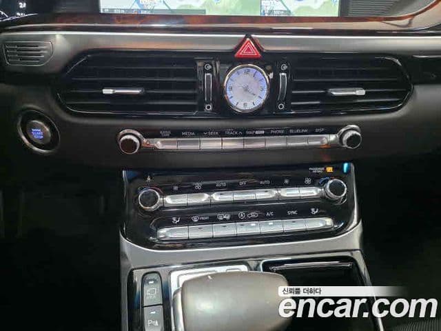 Genesis EQ900 Prestige, 2016 11