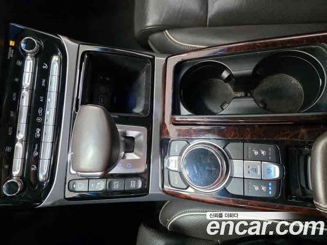 Genesis EQ900 Prestige, 2016 12