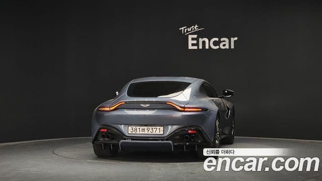 Aston Martin 밴티지 2세대 4.0 V8 купе, 2020 4