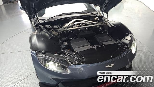 Aston Martin 밴티지 2세대 4.0 V8 купе, 2020 6