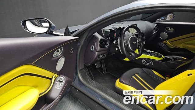 Aston Martin 밴티지 2세대 4.0 V8 купе, 2020 11