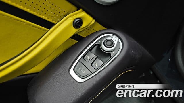 Aston Martin 밴티지 2세대 4.0 V8 купе, 2020 15